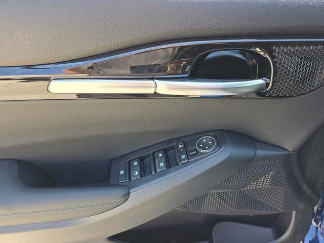 new 2025 Kia Seltos car, priced at $24,275