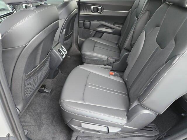 new 2025 Kia Sorento car, priced at $38,402