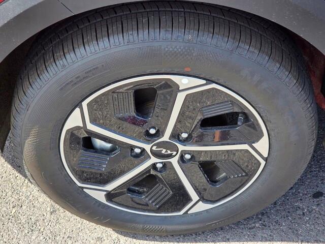 new 2025 Kia Niro car, priced at $29,833