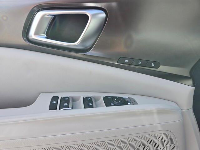 new 2025 Kia Carnival Hybrid car, priced at $49,619