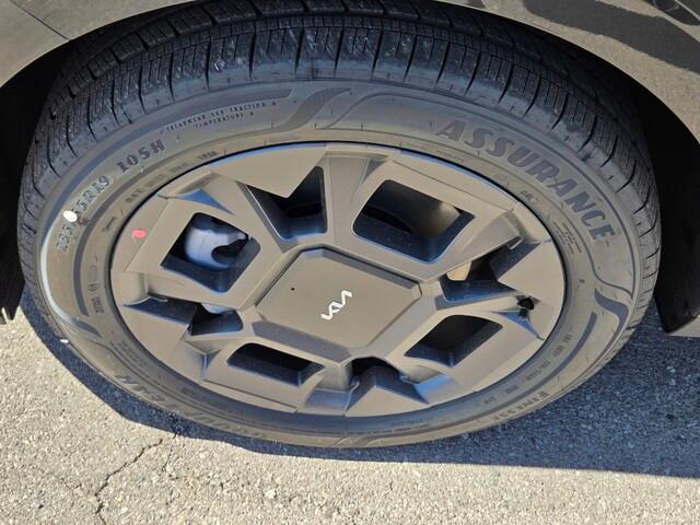 new 2026 Kia Carnival Hybrid car, priced at $47,668