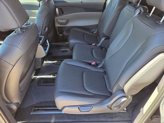 new 2026 Kia Carnival Hybrid car, priced at $47,668