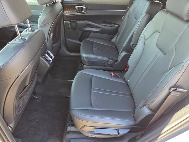 new 2025 Kia Sorento car, priced at $38,402