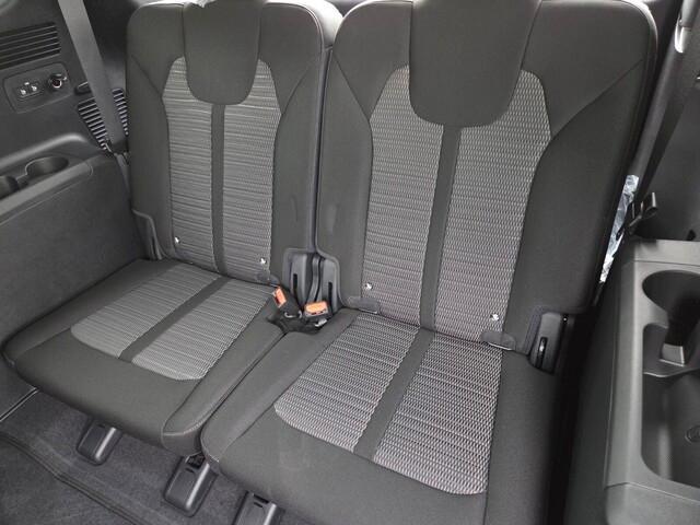 new 2025 Kia Sorento car, priced at $28,380