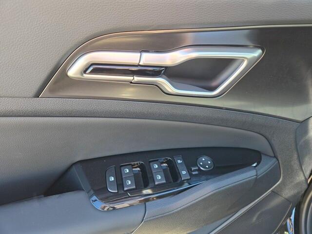 new 2025 Kia Sportage car, priced at $30,626