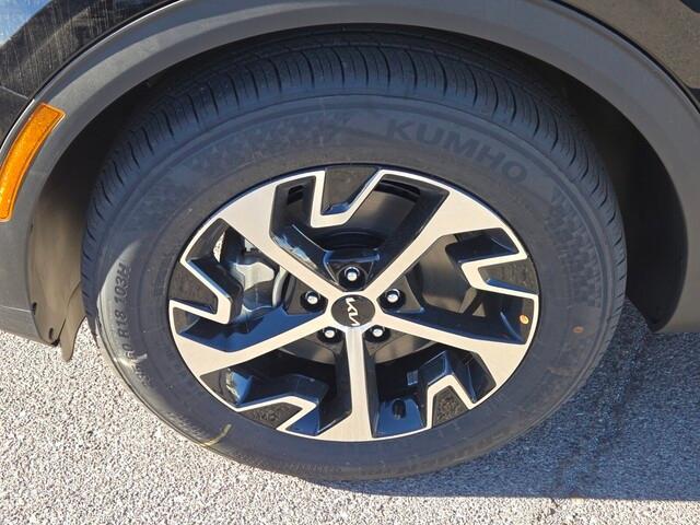 new 2025 Kia Sportage car, priced at $30,626