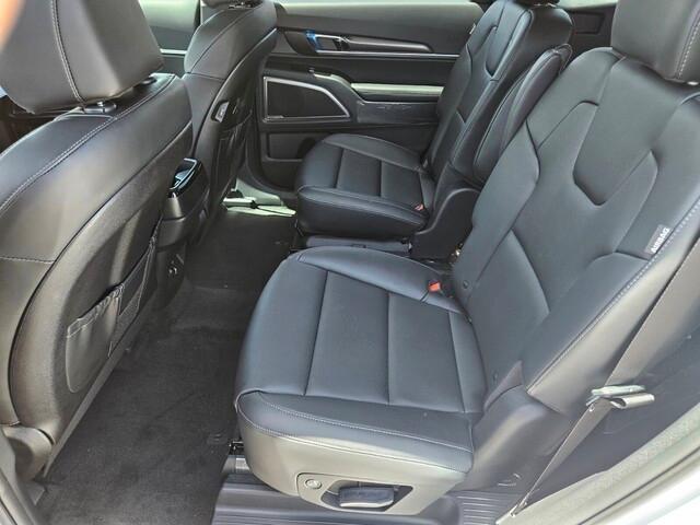 new 2025 Kia Telluride car, priced at $42,872
