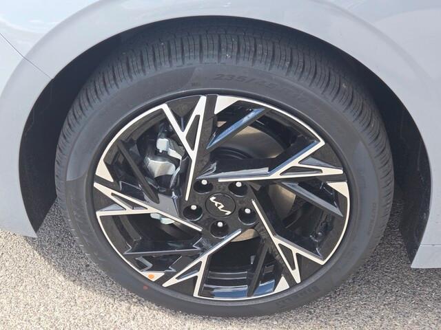 new 2025 Kia K5 car, priced at $28,594