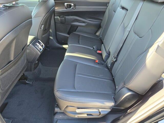 new 2025 Kia Sorento car, priced at $33,858