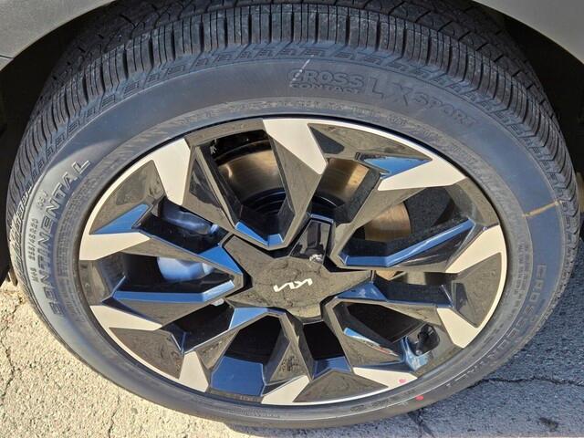 new 2025 Kia Sorento car, priced at $37,915