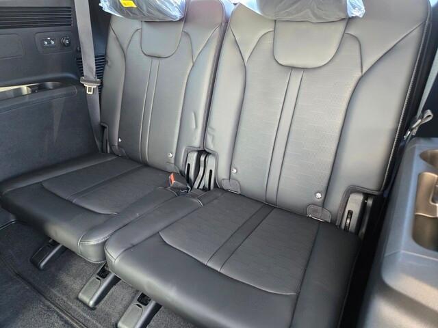 new 2025 Kia Sorento car, priced at $37,915