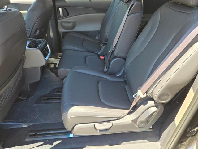 new 2025 Kia Carnival Hybrid car, priced at $43,030