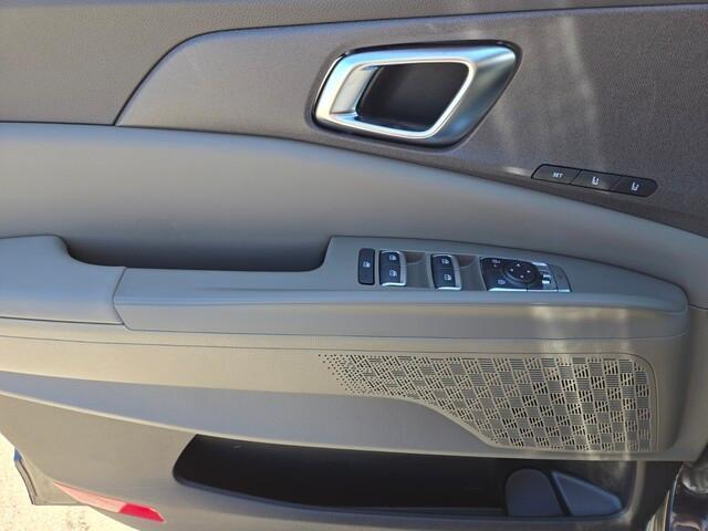 new 2025 Kia Carnival Hybrid car, priced at $43,030