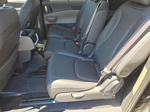 new 2025 Kia Carnival Hybrid car, priced at $43,030