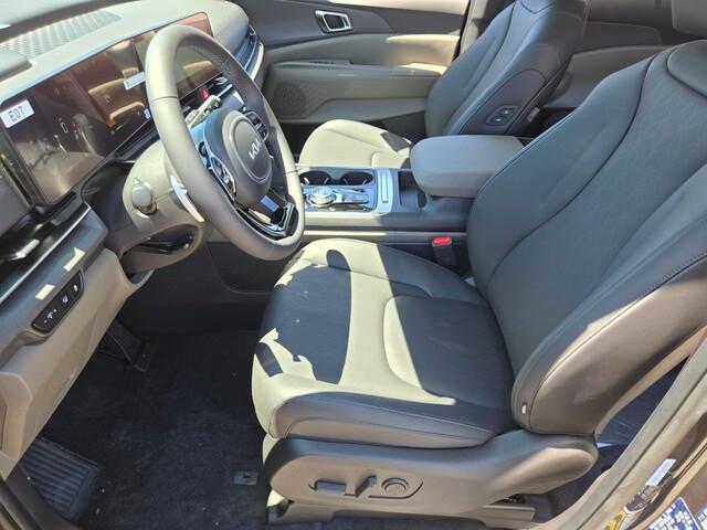 new 2025 Kia Carnival Hybrid car, priced at $43,030