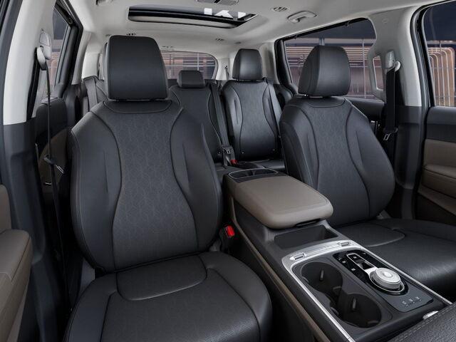 new 2025 Kia Carnival Hybrid car, priced at $48,009