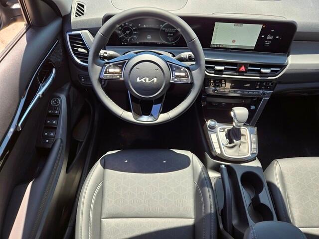 new 2025 Kia Seltos car, priced at $27,679