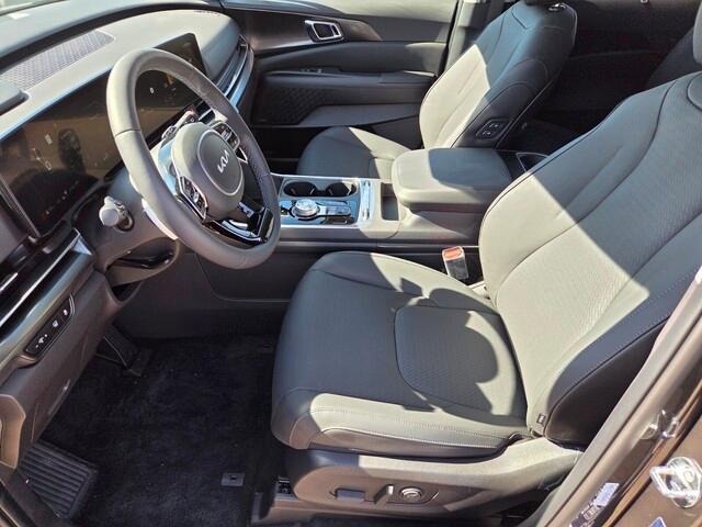 new 2026 Kia Carnival Hybrid car, priced at $52,684