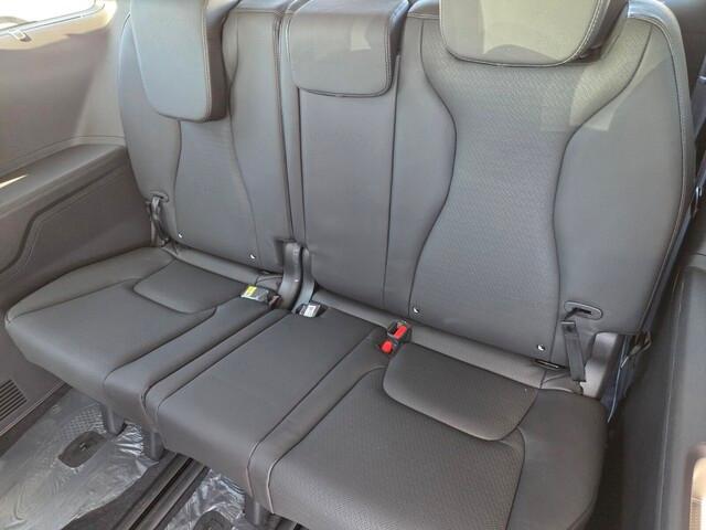 new 2026 Kia Carnival Hybrid car, priced at $52,684