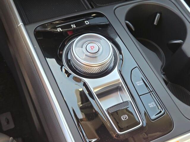 new 2026 Kia Carnival Hybrid car, priced at $52,684