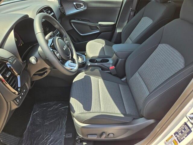 new 2025 Kia Soul car, priced at $25,404