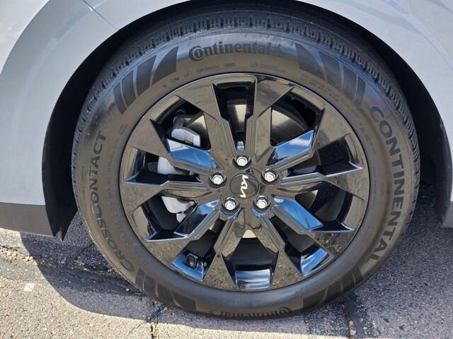 used 2024 Kia Carnival car, priced at $44,990