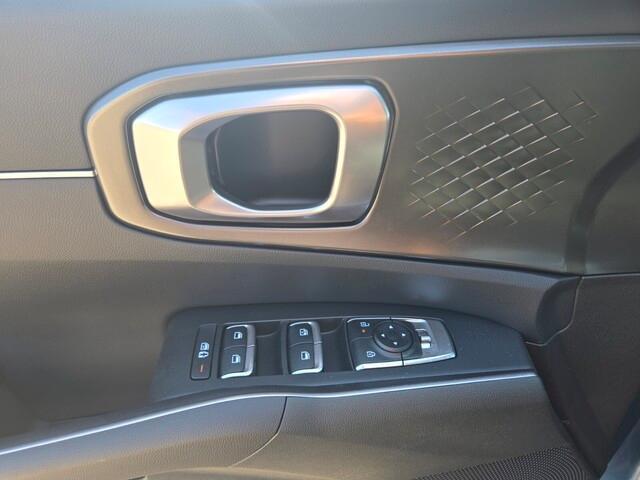 new 2025 Kia Sorento Hybrid car, priced at $37,003
