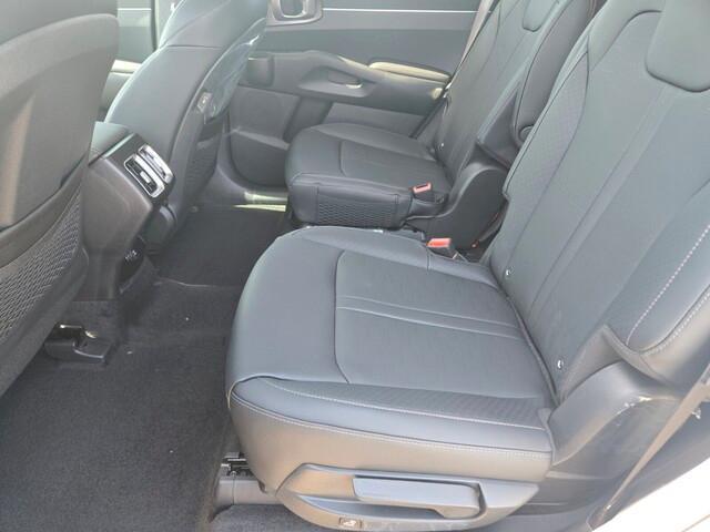 new 2025 Kia Sorento Hybrid car, priced at $37,003