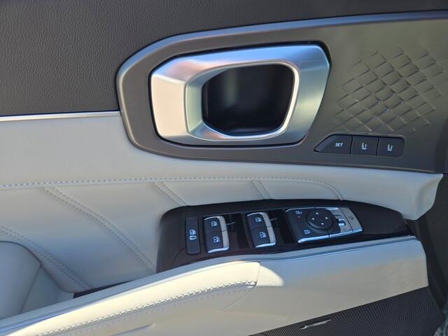 new 2025 Kia Sorento Hybrid car, priced at $45,302