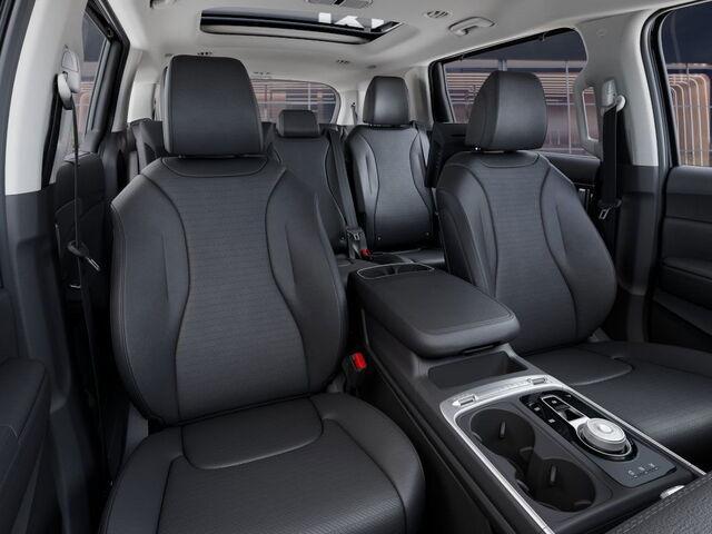 new 2025 Kia Carnival Hybrid car, priced at $56,041
