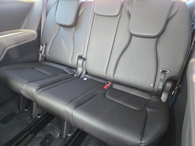 new 2025 Kia Carnival car, priced at $37,185