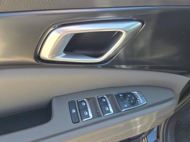 new 2025 Kia Carnival Hybrid car, priced at $41,350