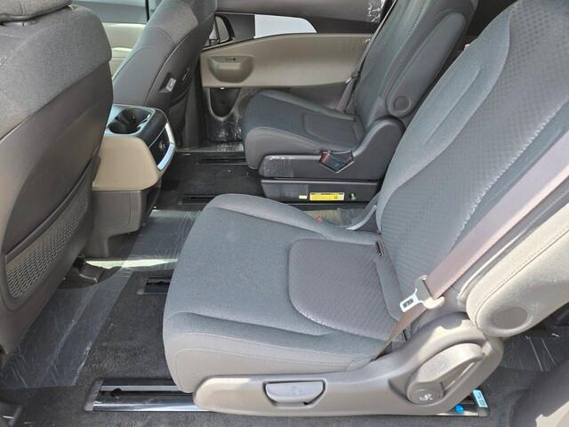 new 2025 Kia Carnival car, priced at $37,423