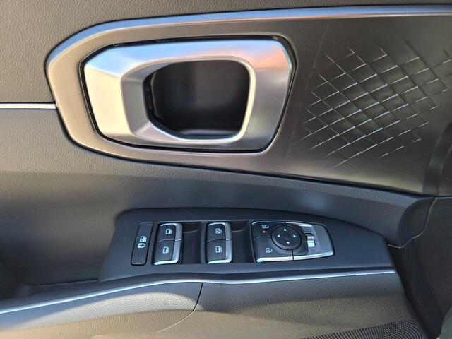 new 2025 Kia Sorento Hybrid car, priced at $37,003