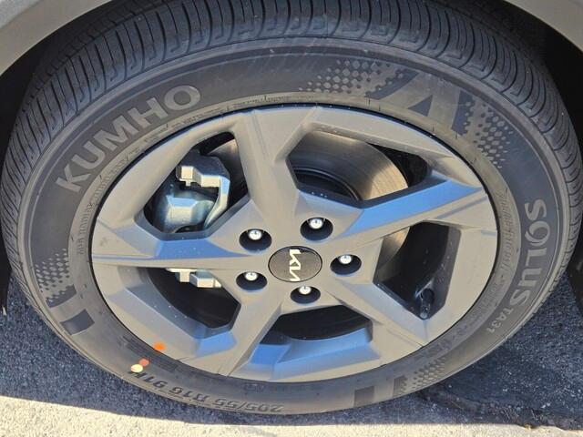 new 2025 Kia K4 car, priced at $23,053