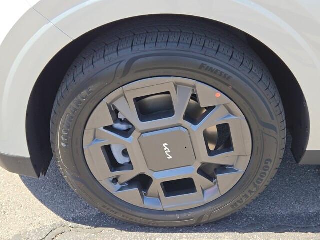 new 2025 Kia Carnival Hybrid car, priced at $42,877