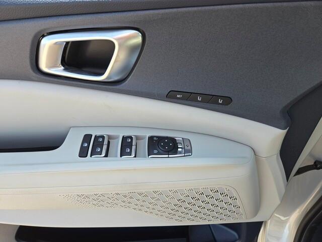 new 2025 Kia Carnival Hybrid car, priced at $42,877