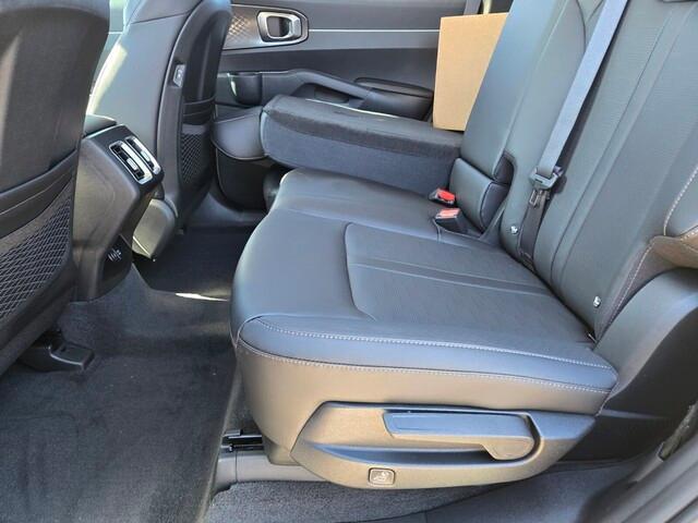 new 2025 Kia Sorento car, priced at $36,243