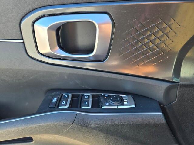 new 2025 Kia Sorento car, priced at $36,243