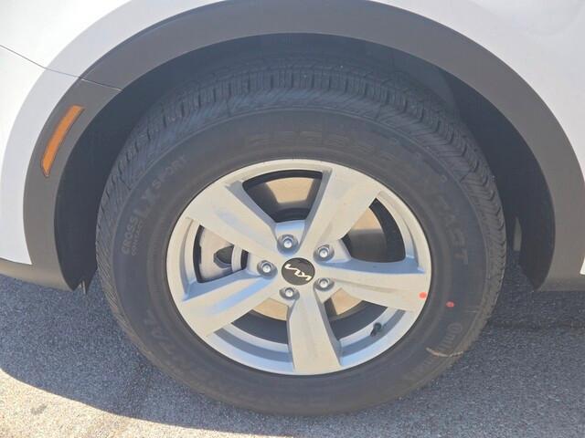new 2025 Kia Sorento car, priced at $32,113