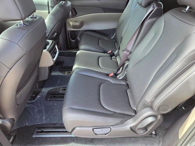 new 2026 Kia Carnival Hybrid car, priced at $48,374