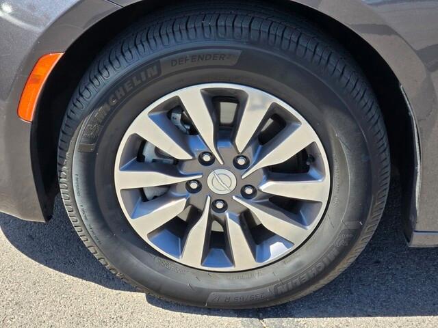 used 2020 Chrysler Pacifica car, priced at $22,200