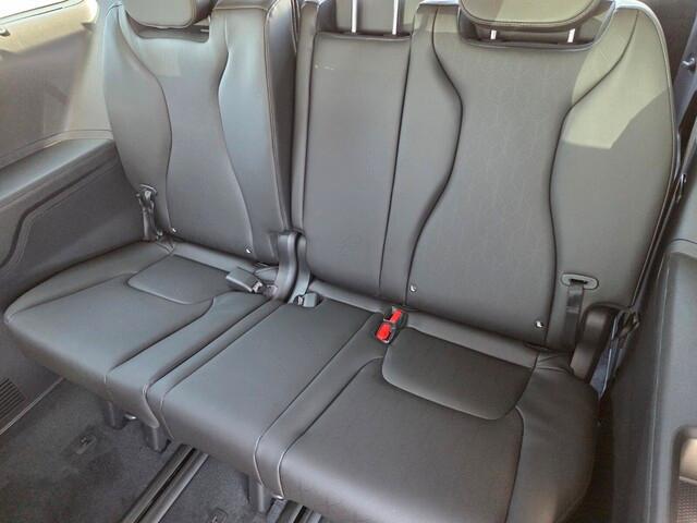 new 2026 Kia Carnival Hybrid car, priced at $48,655