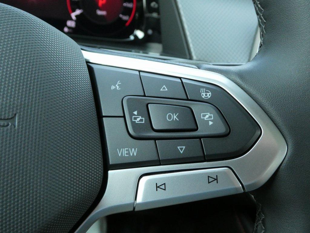 new 2025 Volkswagen Atlas car, priced at $44,077