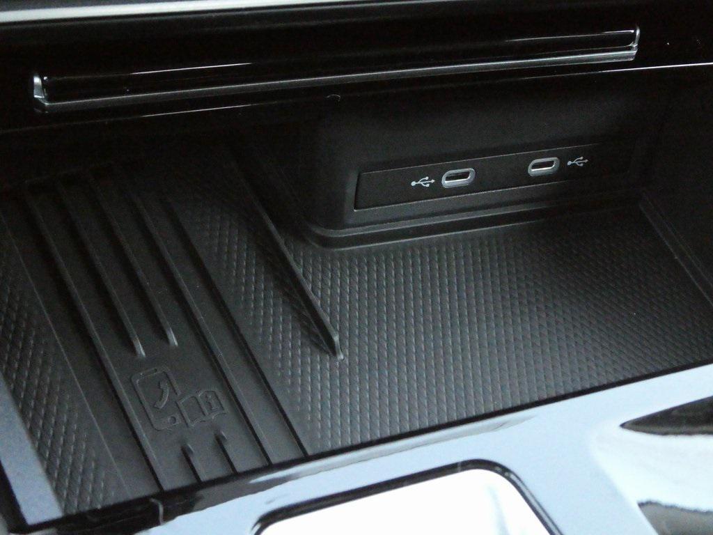 new 2025 Volkswagen Atlas car, priced at $42,116