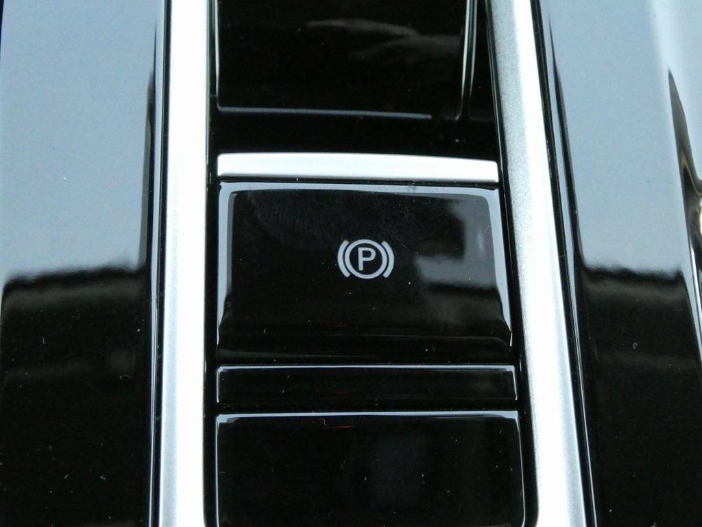 new 2025 Volkswagen Atlas car, priced at $42,116