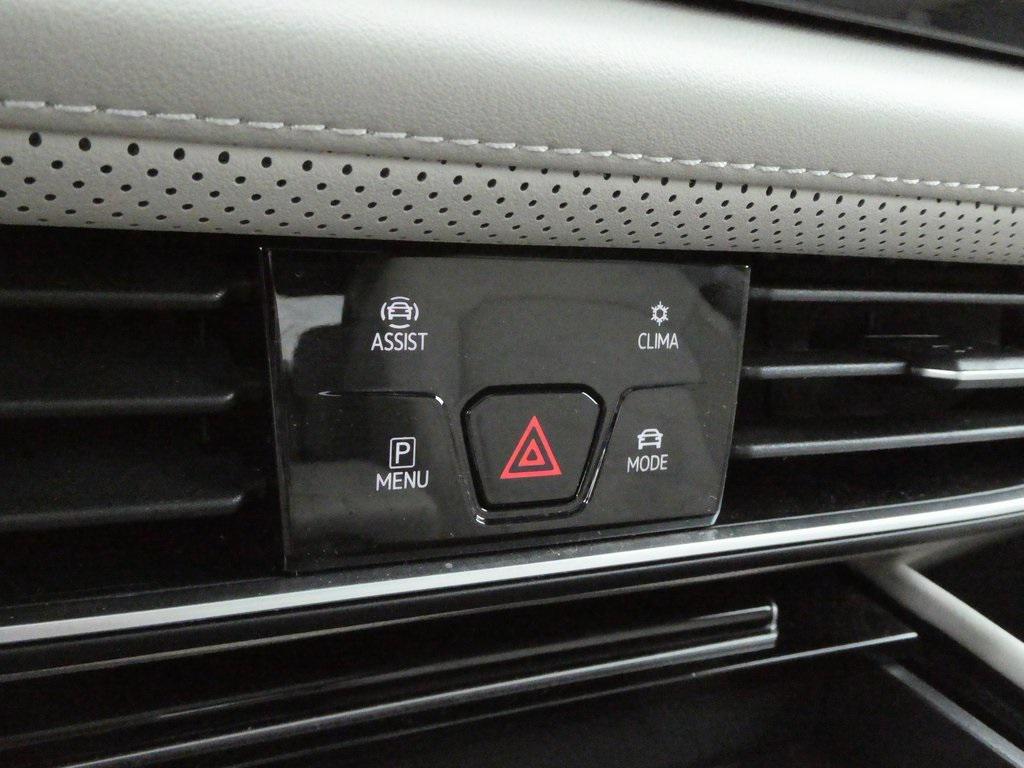new 2025 Volkswagen Atlas car, priced at $44,010