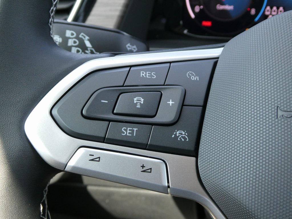 new 2025 Volkswagen Atlas car, priced at $46,335