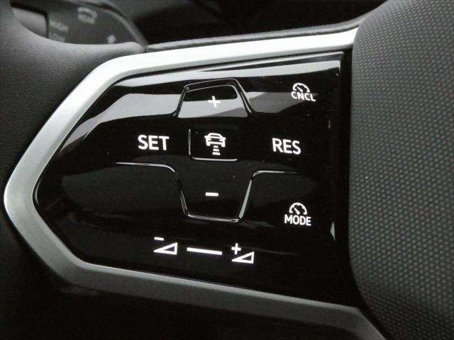 new 2025 Volkswagen ID.4 car, priced at $52,677