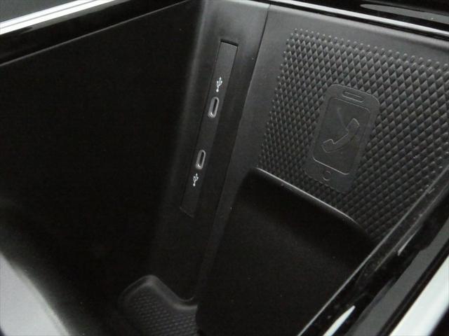 new 2025 Volkswagen ID.4 car, priced at $52,677